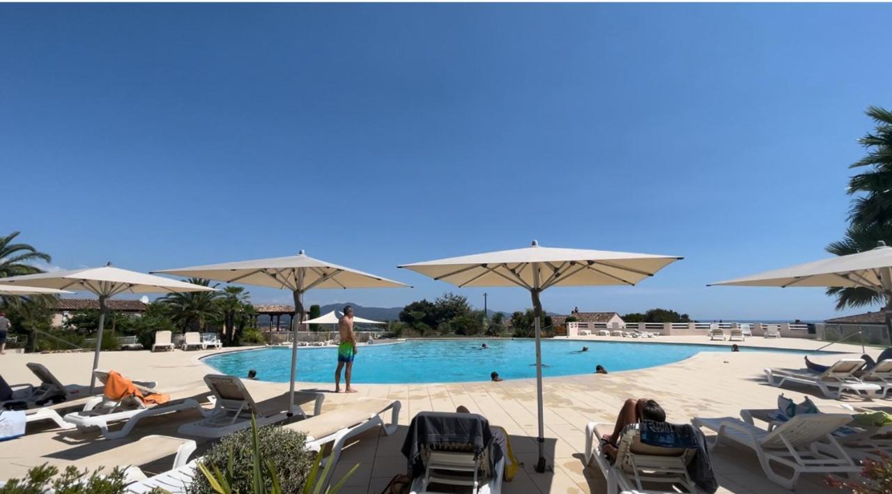 Studio Apartment - Domaine Du Golf Resort 罗克布伦河畔阿尔让 外观 照片